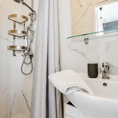 Luxe Quai Valmy Paris